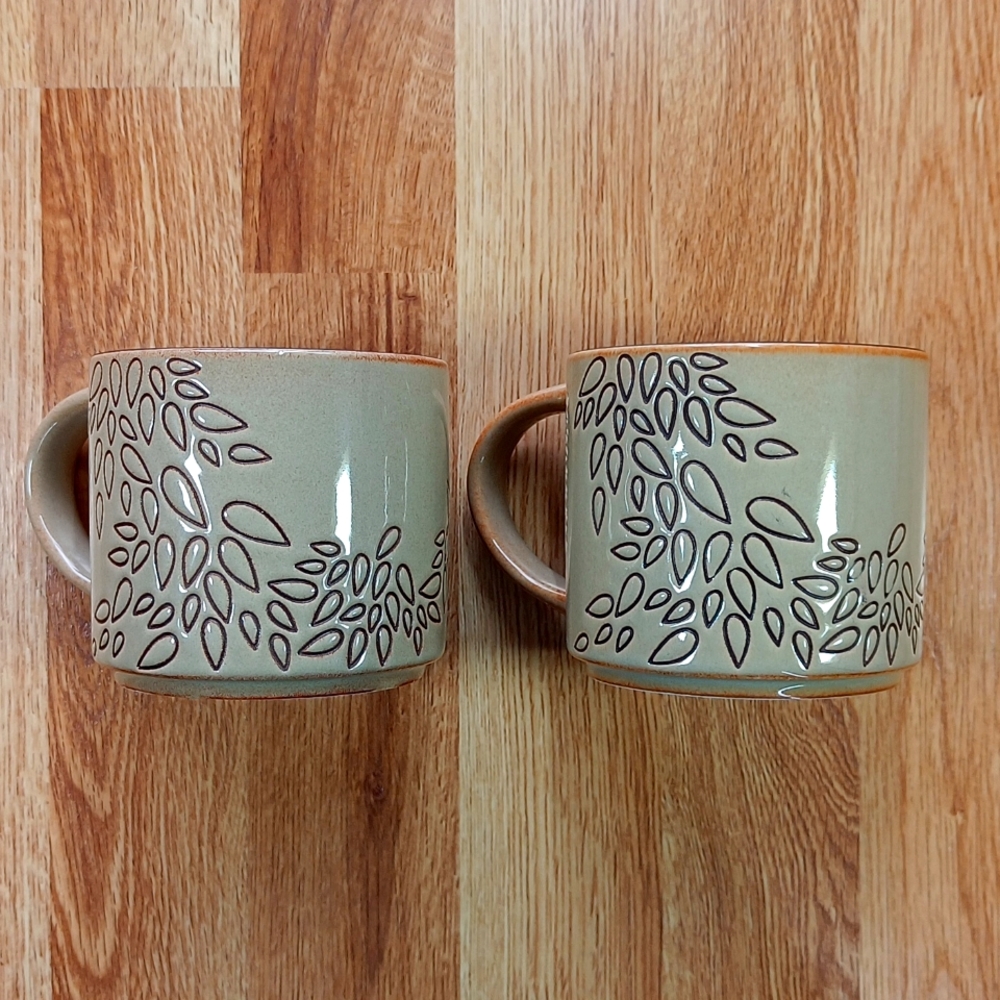Starbucks etched leaf stacking mug, set of 2